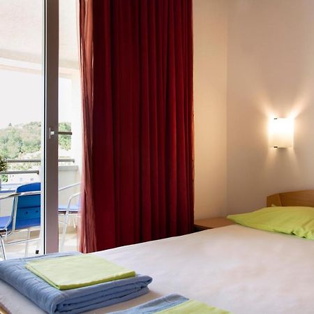Apartments Durovic Petrovac Екстер'єр фото