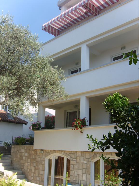 Apartments Durovic Petrovac Екстер'єр фото