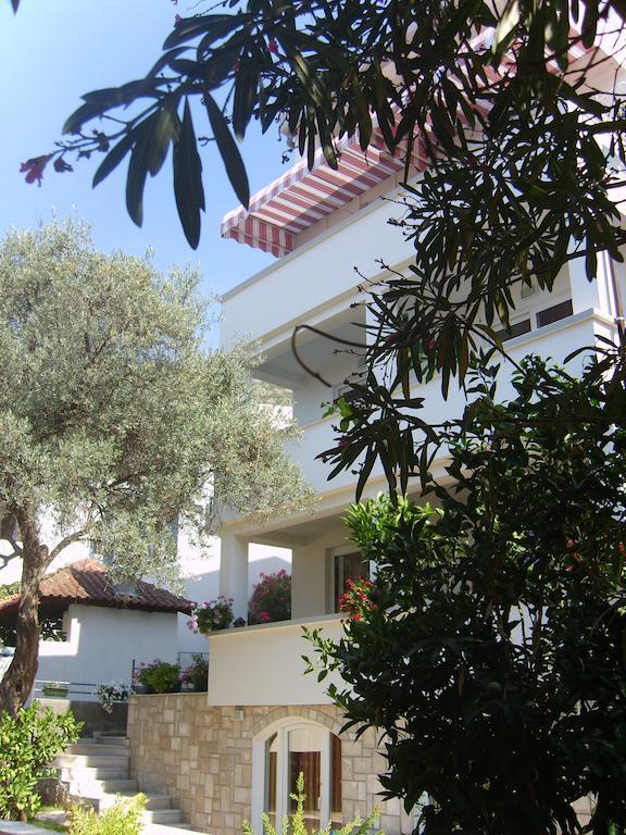 Apartments Durovic Petrovac Екстер'єр фото