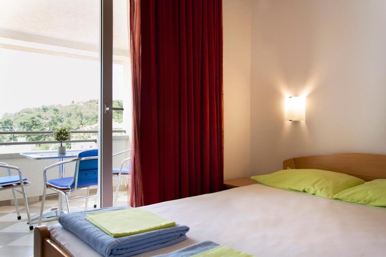 Apartments Durovic Petrovac Екстер'єр фото