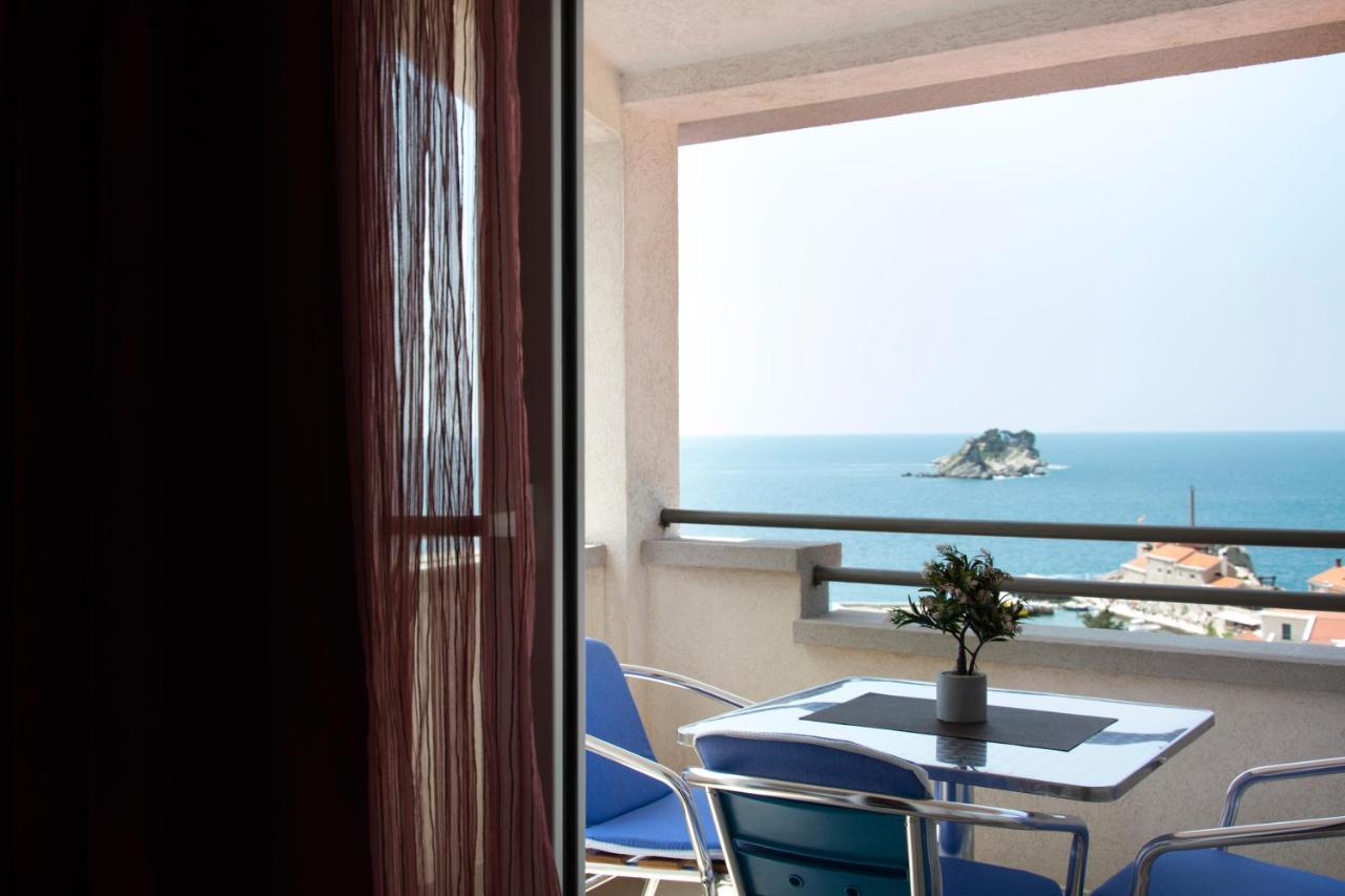 Apartments Durovic Petrovac Екстер'єр фото