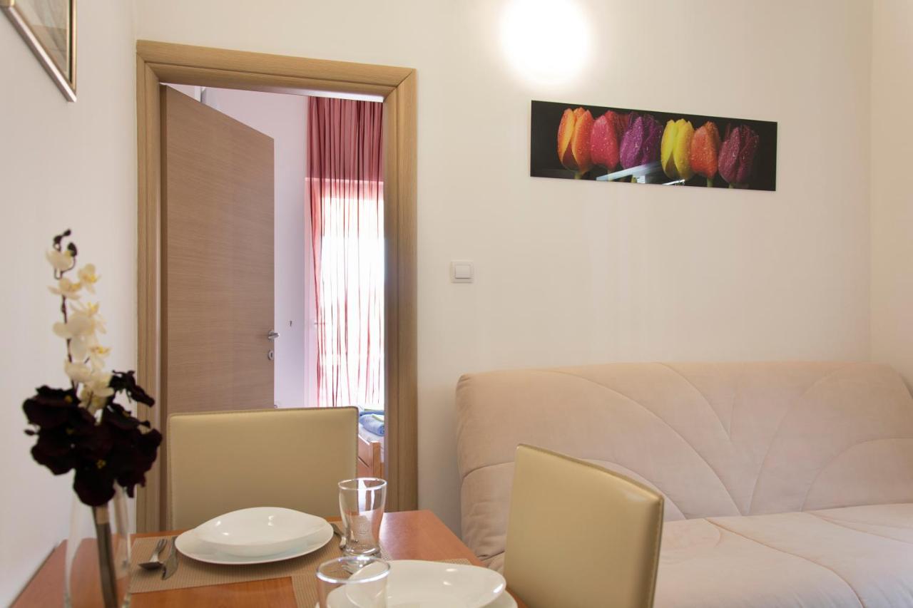 Apartments Durovic Petrovac Екстер'єр фото