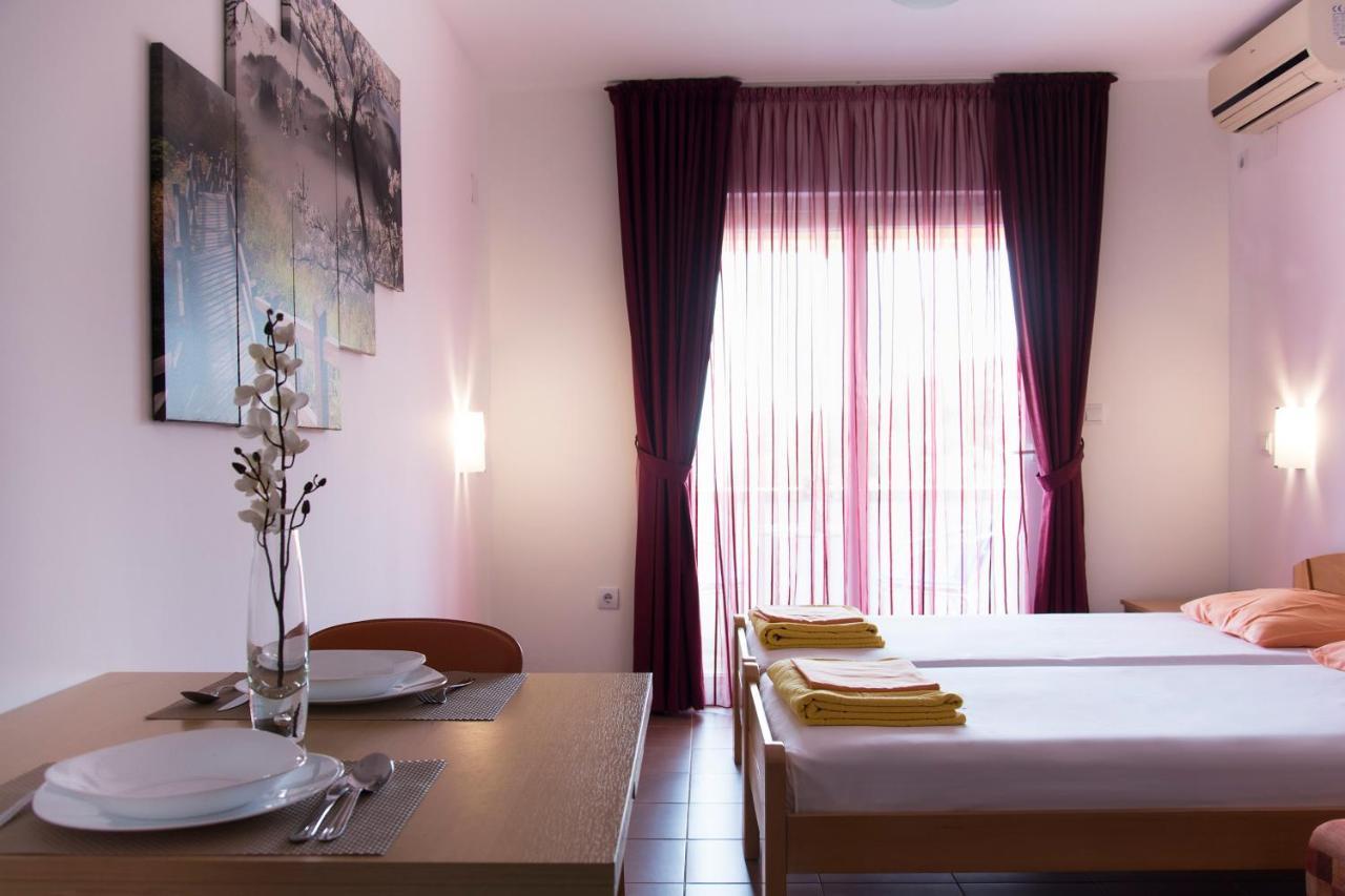Apartments Durovic Petrovac Екстер'єр фото